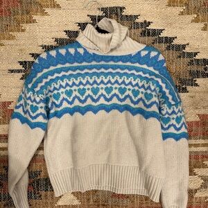 Cozy Blue and White Patterned Turtleneck Sweater